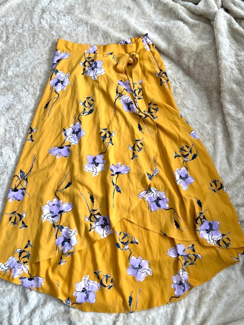 LE LIS Woman's Yellow Flower High-Low Midi Skirt Size L